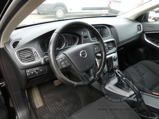 5 - VOLVO V40 D2 2.0 120KM  2017r.