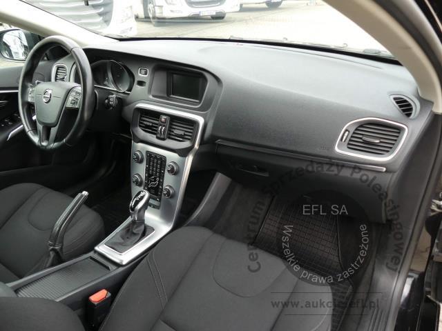 7 - VOLVO V40 D2 2.0 120KM  2017r.