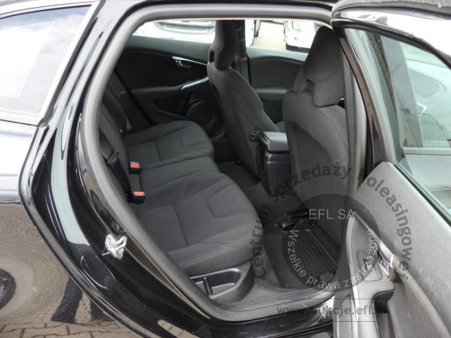 9 - VOLVO V40 D2 2.0 120KM  2017r.