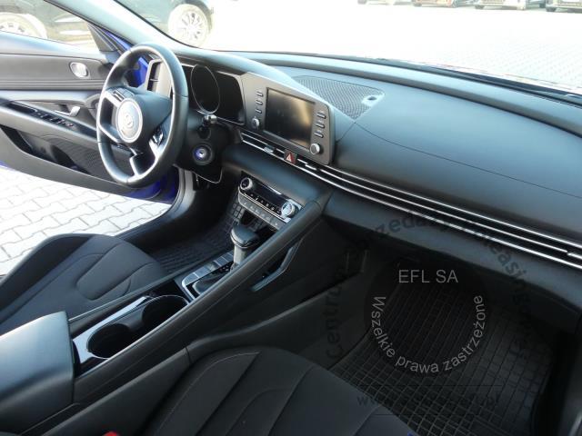 11 - Hyundai Elantra 1.6 Smart CVT Sedan 2023r. DW2WJ13 Magnice