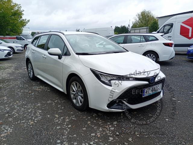 3 - Toyota Corolla 1.8 Hybrid Comfort 2023r. WZ442GJ Pojazd znajduje się w firmie ARCTOS GROUP sp. z o.o. Al. Krakowska 7, 02-183 Warszawa