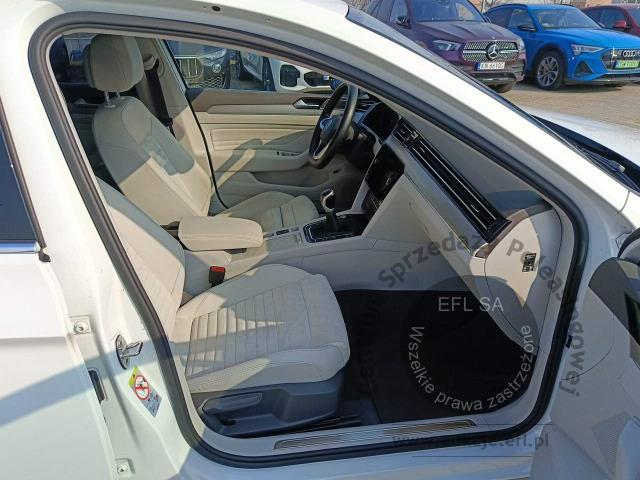 9 - Volkswagen Passat 2.0 TDI EVO Elegance 2020r. DW5MF31 Magnice