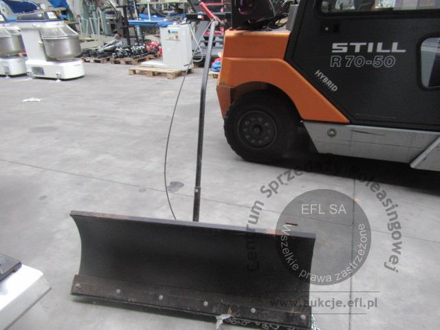 3 - Stalowy pług śnieżny do odgarniania STIGA 120 cm