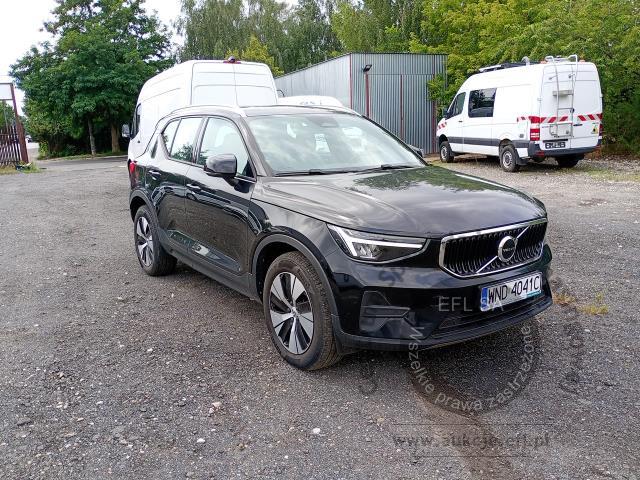 2 - VOLVO XC40 B4 Core aut 2022r. WND4041C Pojazd znajduje się w firmie ARCTOS GROUP sp. z o.o. Al. Krakowska 7, 02-183 Warszawa