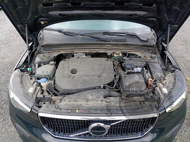12 - VOLVO XC40 B4 Core aut 2022r. WND4041C Pojazd znajduje się w firmie ARCTOS GROUP sp. z o.o. Al. Krakowska 7, 02-183 Warszawa