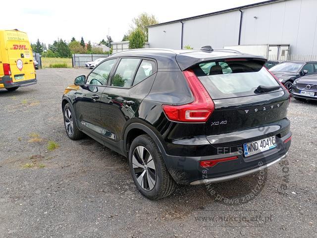 5 - VOLVO XC40 B4 Core aut 2022r. WND4041C Pojazd znajduje się w firmie ARCTOS GROUP sp. z o.o. Al. Krakowska 7, 02-183 Warszawa