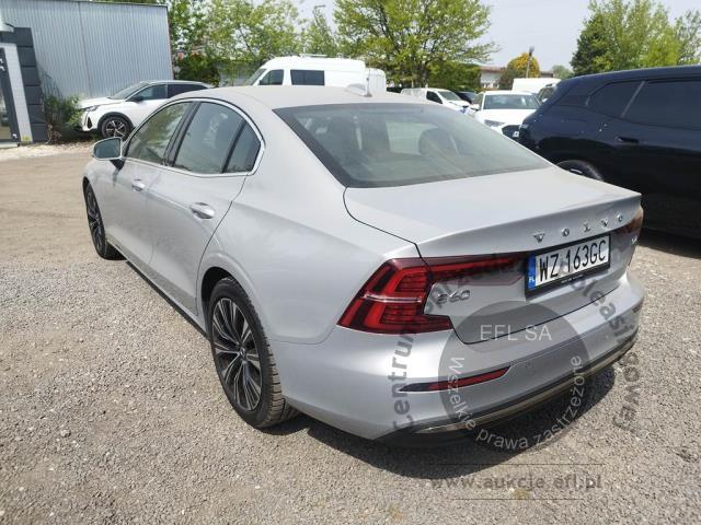 6 - Volvo  S60  2023r. WZ163GC Pojazd znajduje się w firmie ARCTOS GROUP sp. z o.o. Al. Krakowska 7, 02-183 Warszawa