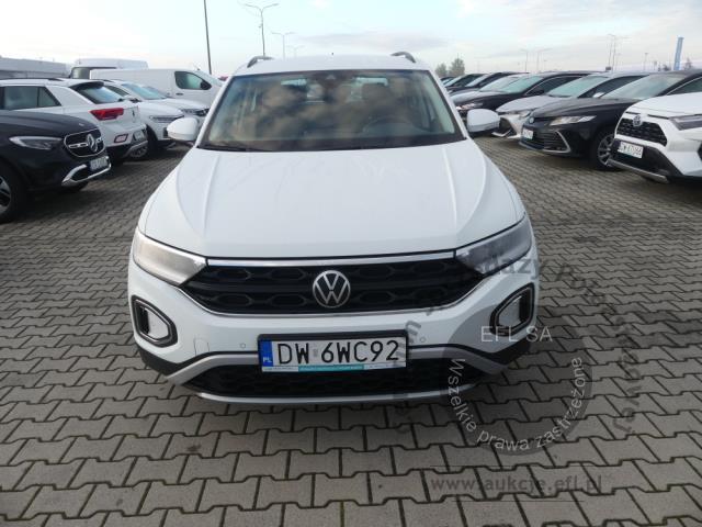 4 - Volkswagen T-ROC 1.5 TSI Life Hatchback 2023r. DW6WC92 UWAGA!! Pojazd znajduje się w firmie Arctos Sp. z o.o. Warszawa, Al. Krakowska 7, 02-183 Warszawa
