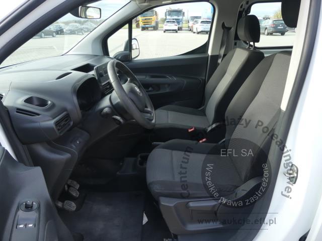 4 - Toyota Proace City Verso 1.5 D-4D 2020r. DW6JY42 Magnice