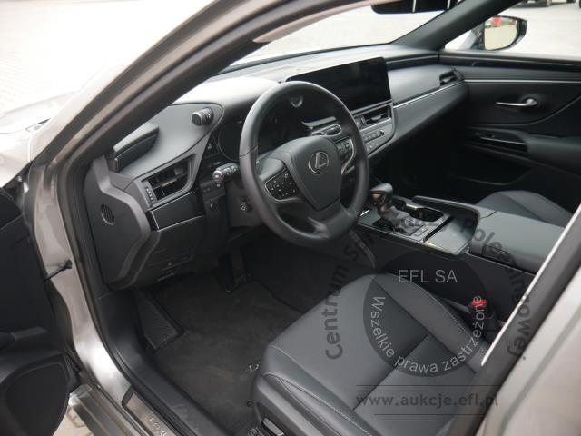 3 - LEXUS ES300H BUSINESS EDITION 2025r.