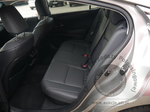 10 - LEXUS ES300H BUSINESS EDITION 2025r.