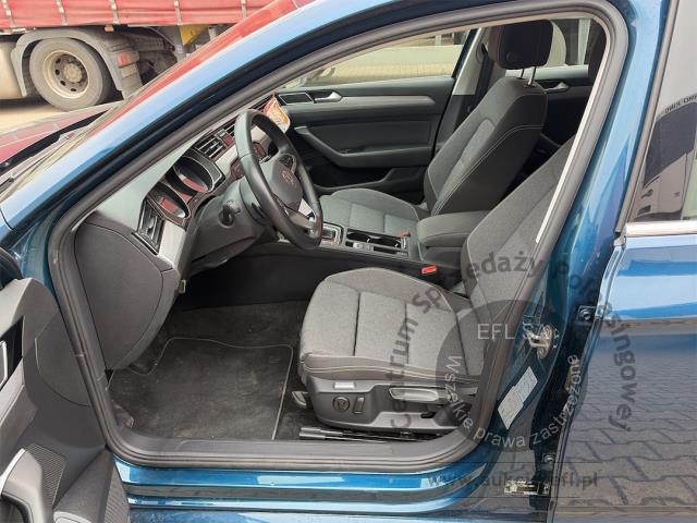7 - Volkswagen Passat 2.0 TDI EVO Business  2023r. DW1VA31 Pojazd znajduje się w firmie ARCTOS GROUP sp. z o.o. Al. Krakowska 7, 02-183 Warszawa