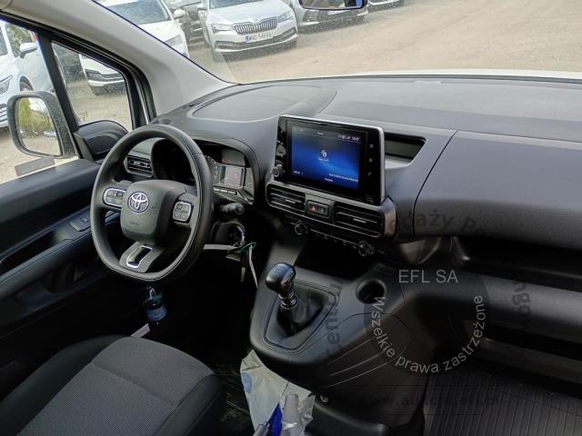 11 - Toyota Proace City 1.5 D-4D Standard  2022r. DW5UR35 Pojazd znajduje się w firmie ARCTOS GROUP sp. z o.o. Al. Krakowska 7, 02-183 Warszawa