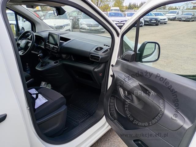 10 - Toyota Proace City 1.5 D-4D Standard  2022r. DW5UR35 Pojazd znajduje się w firmie ARCTOS GROUP sp. z o.o. Al. Krakowska 7, 02-183 Warszawa
