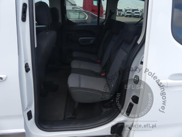 8 - Toyota Proace City Verso Long 1.5D-4D 2023r. DW9YA13 Pojazd znajduje się w firmie MDM AUTO sp. z o.o. ul. Morska 78A, 81-225 Gdynia