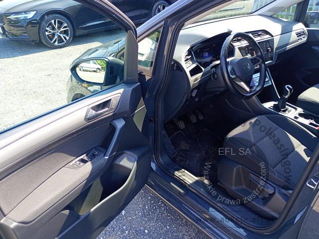 7 - VOLKSWAGEN Touran 1.5 TSI EVO Comfortline 2023r. WZ203GJ Pojazd znajduje się w firmie ARCTOS GROUP sp. z o.o. Al. Krakowska 7, 02-183 Warszawa