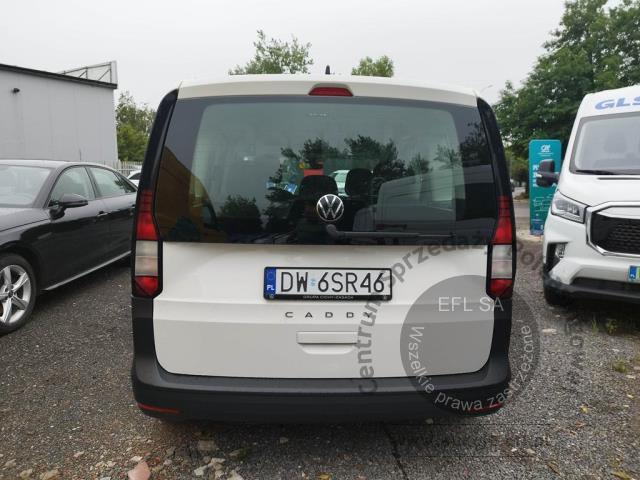 5 - Volkswagen  Caddy  2022r. DW6SR46 Pojazd znajduje się w firmie ARCTOS GROUP sp. z o.o. Al. Krakowska 7, 02-183 Warszawa
