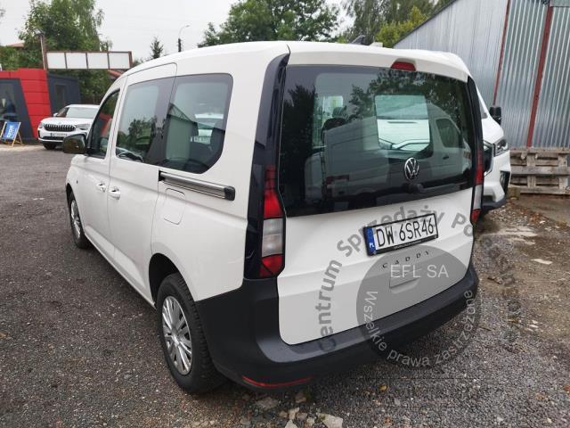 6 - Volkswagen  Caddy  2022r. DW6SR46 Pojazd znajduje się w firmie ARCTOS GROUP sp. z o.o. Al. Krakowska 7, 02-183 Warszawa
