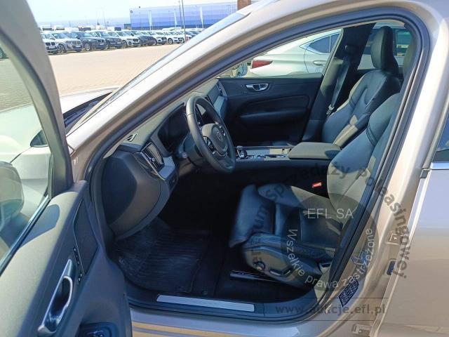 7 - Volvo XC60 B4 B Plus Bright automat 2022r. DW9UG78 Magnice