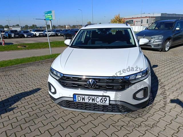 6 - Volkswagen T-ROC 1.5 TSI Life 2023r. DW9WC69 Pojazd znajduje się w firmie MDM AUTO sp. z o.o. ul. Zawodników 1, 80-729 Gdańsk