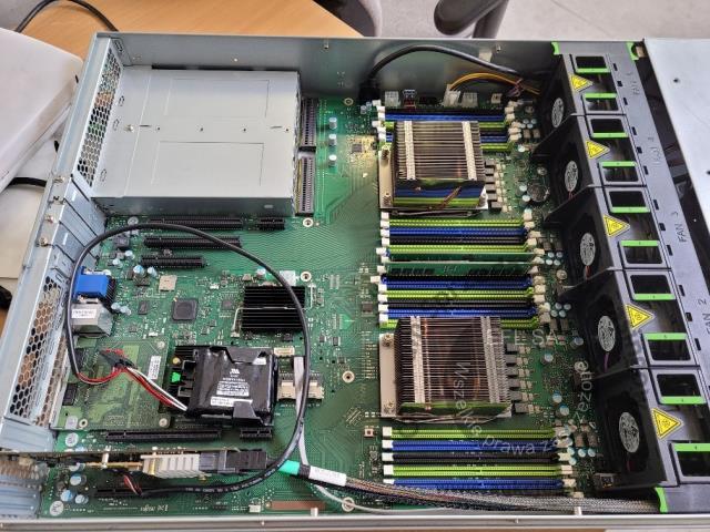 21 - Serwer Fujitsu D20