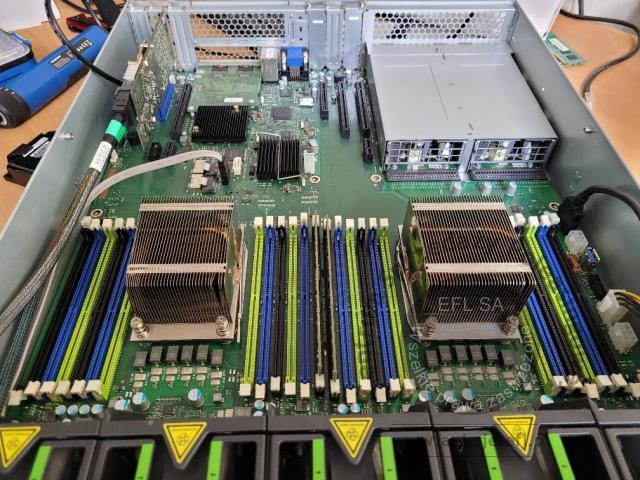 7 - Serwer Fujitsu D20