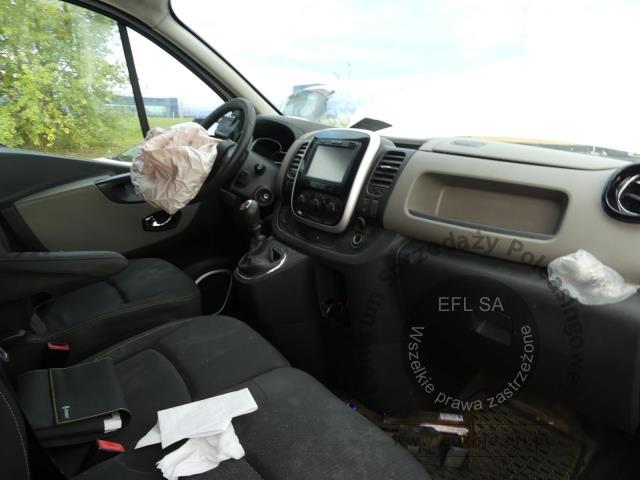 9 - RENAULT TRAFIC 1.6 DCI FURGON 2017r.
