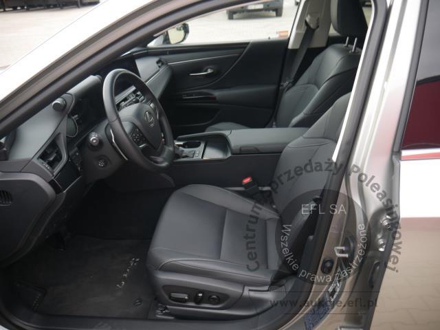 4 - LEXUS ES300H BUSINESS EDITION 2025r.