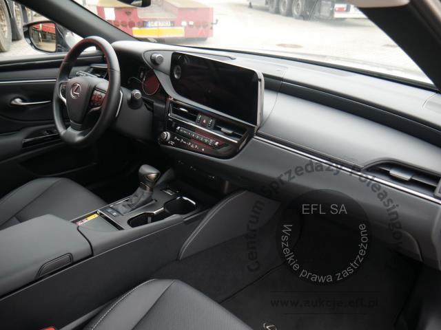 7 - LEXUS ES300H BUSINESS EDITION 2025r.