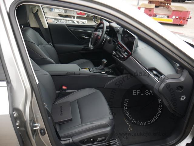8 - LEXUS ES300H BUSINESS EDITION 2025r.