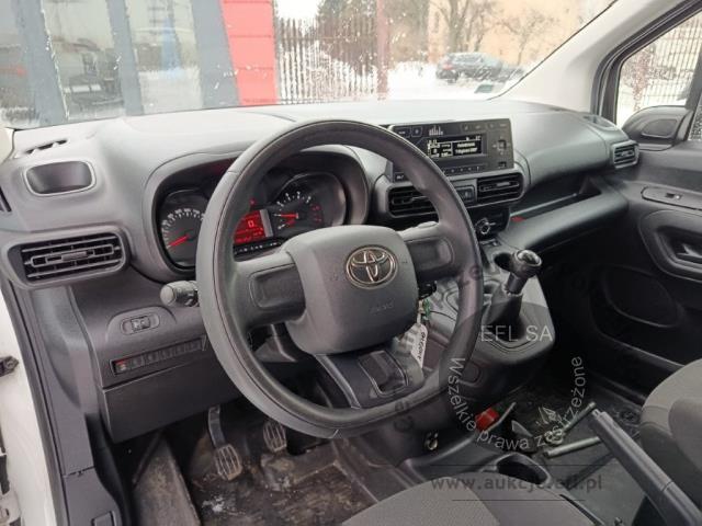 7 - Toyota Proace City 1.5 D-4D Standard 2020r. DW7KK52 Pojazd znajduje się w firmie ARCTOS GROUP sp. z o.o. Al. Krakowska 7, 02-183 Warszawa