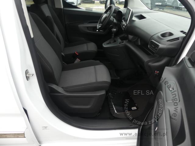 8 - Toyota Proace City Verso 1.5 D-4D 2023r. DW8WK74 Magnice