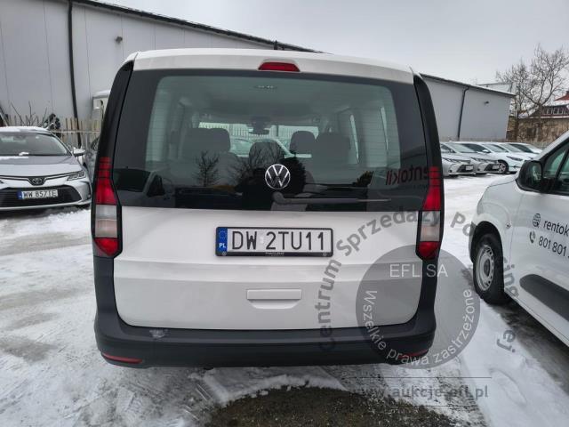 5 - Volkswagen Caddy osobowy Caddy 2.0 TDI Kombi 2022r DW2TU11 Pojazd znajduje się w firmie ARCTOS GROUP sp. z o.o. Al. Krakowska 7, 02-183 Warszawa