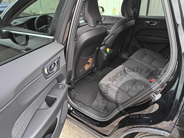 7 - VOLVO XC60 B4 D AWD Core aut 2022r. WW942TF UWAGA!! Pojazd znajduje się w firmie Arctos Sp. z o.o. Warszawa, Al. Krakowska 7, 02-183 Warszawa