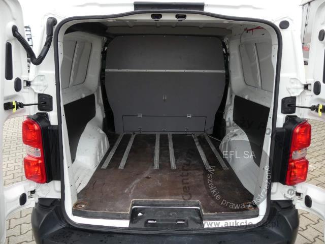 11 - Toyota Proace 2.0 D-4D Long 3,1t 2022r. DW2TC41 Magnice