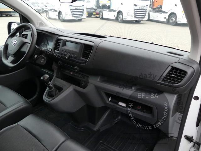 8 - Toyota Proace 2.0 D-4D Long 3,1t 2022r. DW2TC41 Magnice