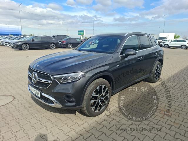 1 - MERCEDES-BENZ GLC 300 de 4-Matic Avantgarde 2025r. Pojazd znajduje się w firmie ARCTOS GROUP sp. z o.o. Al. Krakowska 7, 02-183 Warszawa