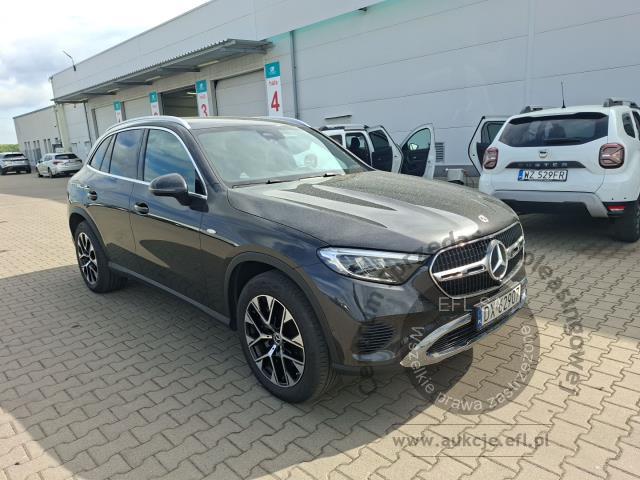 6 - MERCEDES-BENZ GLC 300 de 4-Matic Avantgarde 2025r. Pojazd znajduje się w firmie ARCTOS GROUP sp. z o.o. Al. Krakowska 7, 02-183 Warszawa