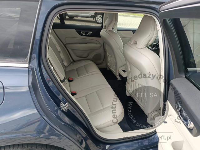 9 - Volvo V60 T4 Inscription automat 2020r. DW5HE10 Magnice