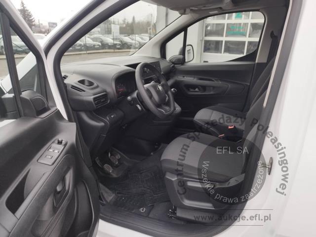 5 - Toyota Proace City 1.5 D-4D Standard  2020r. DW4KL28 UWAGA!! Pojazd znajduje się w lokalizacji: Janki, Al. Krakowska 52, 05-090 Janki