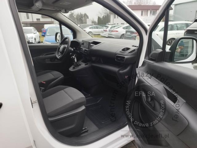 6 - Toyota Proace City 1.5 D-4D Standard  2020r. DW4KL28 UWAGA!! Pojazd znajduje się w lokalizacji: Janki, Al. Krakowska 52, 05-090 Janki