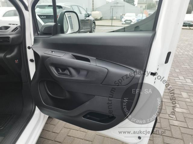 7 - Toyota Proace City 1.5 D-4D Standard  2020r. DW4KL28 UWAGA!! Pojazd znajduje się w lokalizacji: Janki, Al. Krakowska 52, 05-090 Janki
