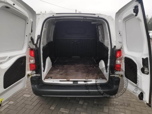 9 - Toyota Proace City 1.5 D-4D Standard  2020r. DW4KL28 UWAGA!! Pojazd znajduje się w lokalizacji: Janki, Al. Krakowska 52, 05-090 Janki