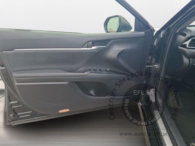 9 - TOYOTA CAMRY 2.5 HYBRID CVT EXECUTIVE 2019r.