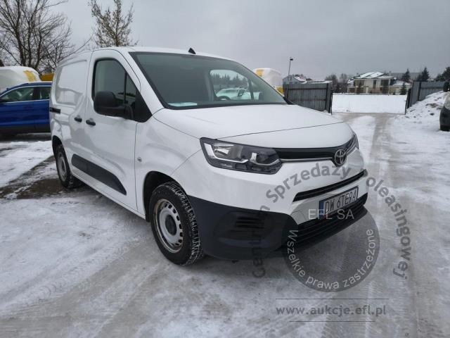 3 - Toyota Proace City 1.5 D-4D Standard 2,0t Active Furgon 2022r. DW6TE94 Pojazd znajduje się w firmie ARCTOS GROUP sp. z o.o. Al. Krakowska 7, 02-183 Warszawa