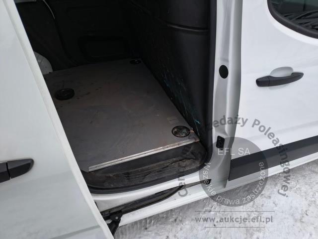 10 - Toyota Proace City 1.5 D-4D Standard 2,0t Active Furgon 2022r. DW6TE94 Pojazd znajduje się w firmie ARCTOS GROUP sp. z o.o. Al. Krakowska 7, 02-183 Warszawa
