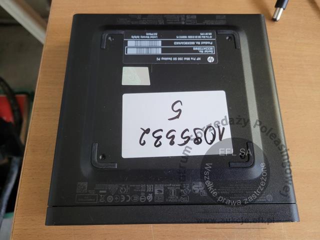 2 - Komputer HP Pro Mini 260 G9 z monitorem HP M27fe