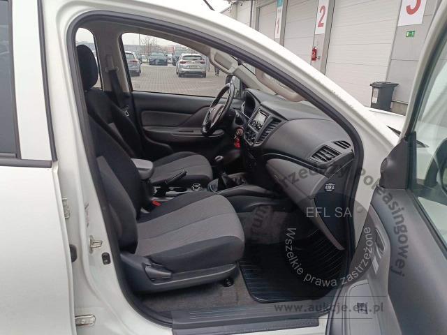 11 - Mitsubishi  L200 2.4 d DC Invite 2019r. KR3PH76 Magnice