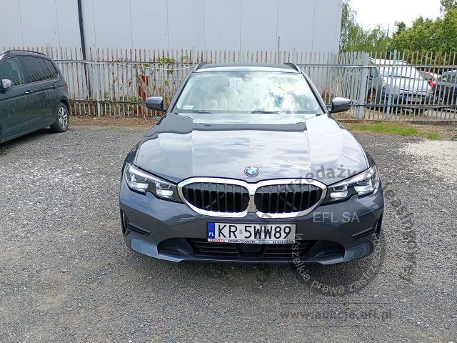 2 - BMW 318i aut 2021r. KR5WW89 Pojazd znajduje się w firmie ARCTOS GROUP sp. z o.o. Al. Krakowska 7, 02-183 Warszawa
