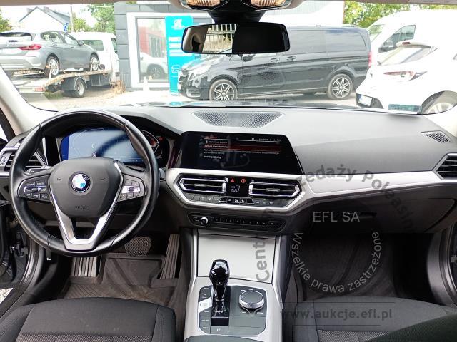 11 - BMW 318i aut 2021r. KR5WW89 Pojazd znajduje się w firmie ARCTOS GROUP sp. z o.o. Al. Krakowska 7, 02-183 Warszawa